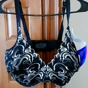 NWT Playtex Embroidered Underwire Full Support Bra, 40DD, Black and White